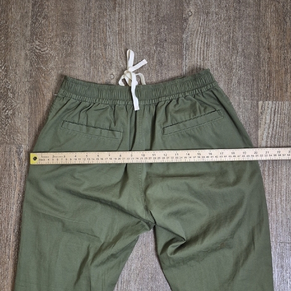 J. Crew Green Sweatpants with Elastic Waistband and Tapered Ankles - Picture 6 of 8